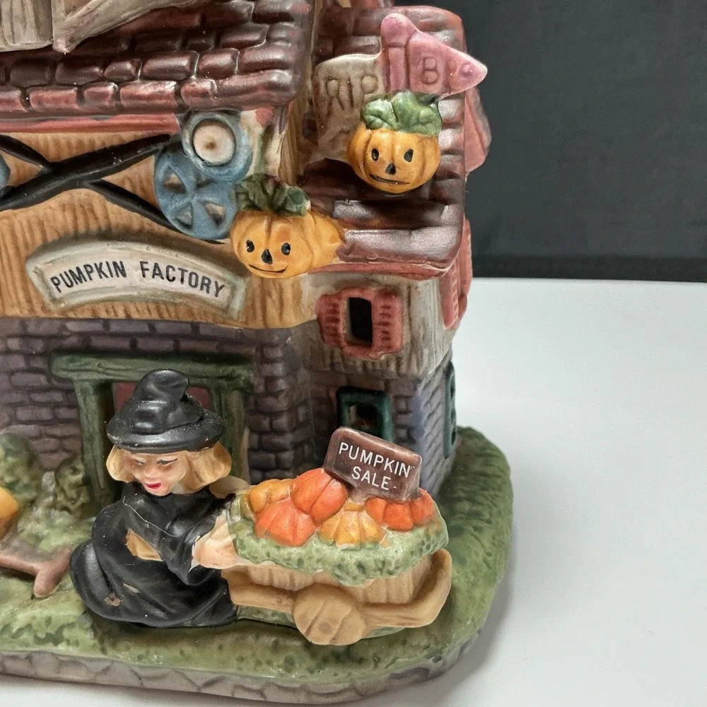 Vtg Ghoulsville Pumpkin Factory Halloween House Porcelain W/ Box - House Only
